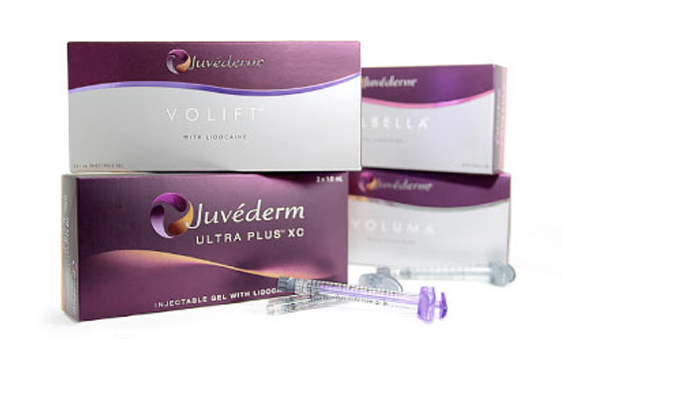 JUVÉDERM®-喬雅登玻尿酸填充劑是屬於『凝膠型玻尿酸』，相較於顆粒型玻尿酸，其特色是質地滑順、透過Vycross專利交聯技術結合大小分子，也等於結合了大小分子的優點。